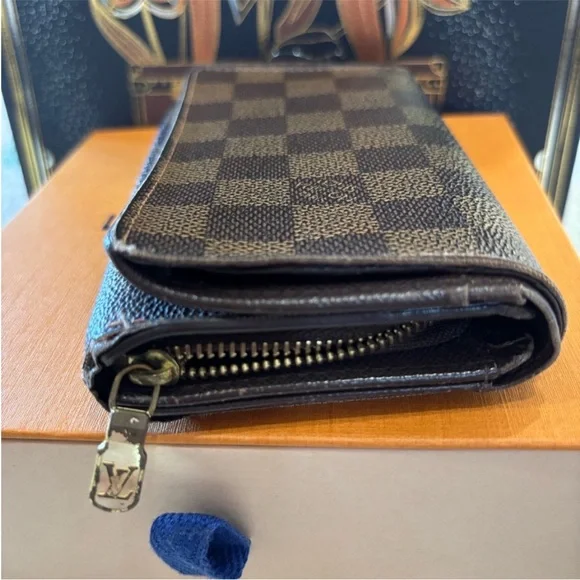 🖤Louis Vuitton Damier Wallet🖤 - Picture 2 of 10